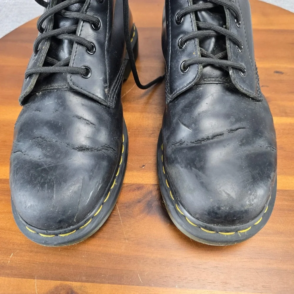 Dr. Martens 1460 Smooth Black Leather 8-Eye Combat Boots Mens 9 Womens 10 11821